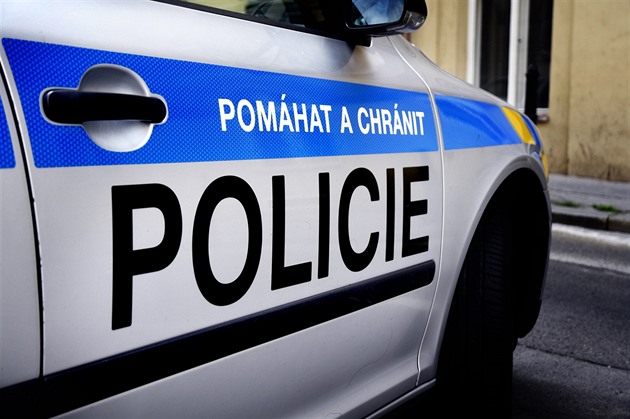 Policisté postřelili muže, který hrozil své partnerce. V nemocnici zemřel