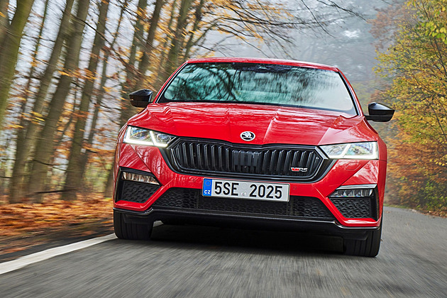 Ojetá Octavia 4: tříválec není zlý, diesely si rozmyslete. Infotainment zlobí