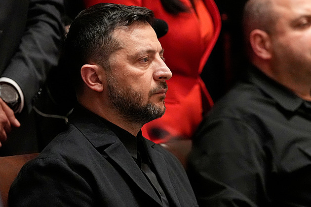 Ukrajina rozšíří rozsah útoků v hloubi Ruska, řekl Zelenskyj. Připomněl rafinérie
