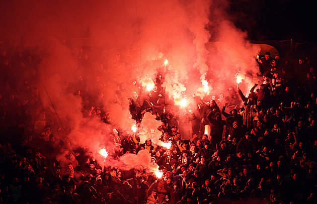 Tresty za sázkařský skandál v Turecku. Svaz suspendoval 149 rozhodčích