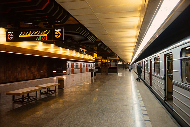 Žlutá linka pražského metra je tu už 40 let. Zprvu jezdila mezi Florencí a Smíchovem