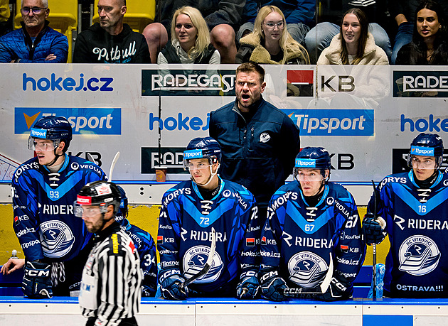 Kníraté Vítkovice srazil gól z posledních sekund. Varaďovi vadil sumo hokej