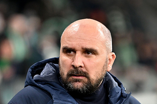 Tragédie během zápasu v srbské fotbalové lize. Po kolapsu zemřel trenér Žižovič