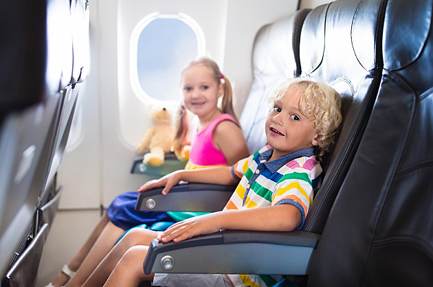 Jak zvládnout let s dětmi. Nepodceňte přípravu a udělejte z létání zábavu