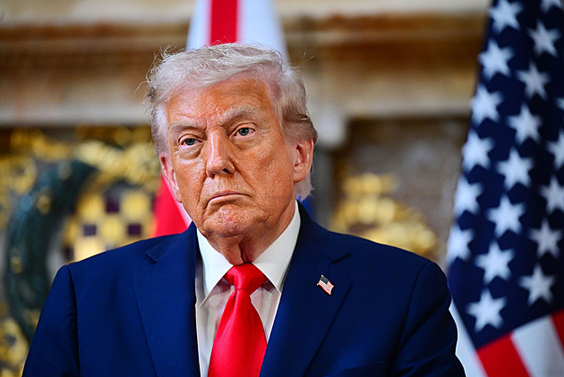 Záhada Trumpovy oranžové pleti. Stojí za ní nástřiky, ekzém, nebo dobré geny?