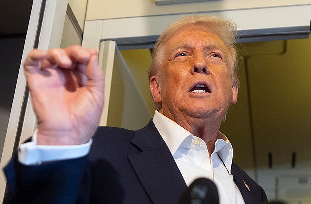 Trump hrozí BBC kvůli zkreslení projevu právními kroky, ta se připravuje na vše