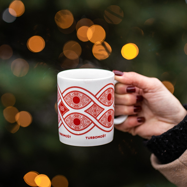 Proslulé hrnky na vánočních trzích nuceně končí, lidé chystají symbolickou vzpouru