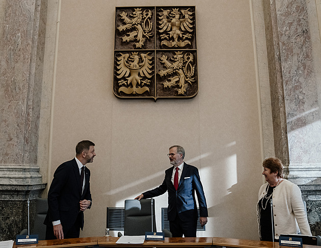 Končící vláda rozhodovala o miliardách pro školství, chybí pro nepedagogy