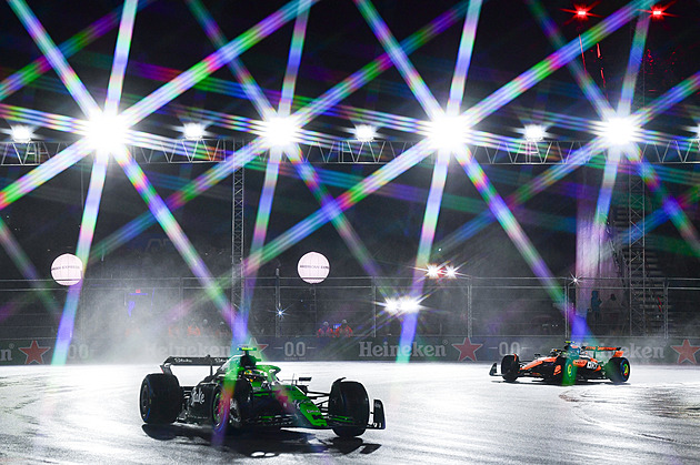 F1 ONLINE: V Las Vegas vede Verstappen, Norris nezvládl start a je třetí