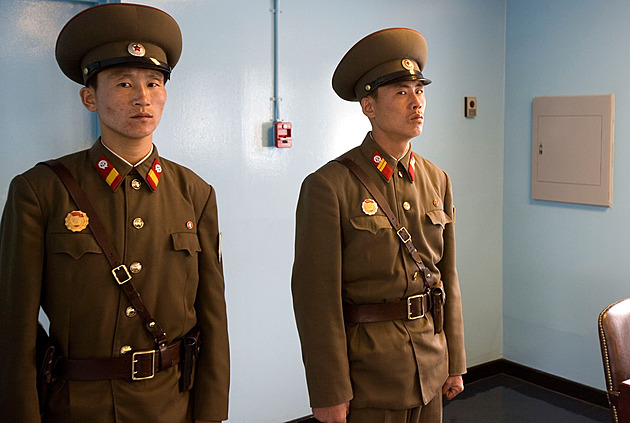 Kimovi špioni sledují „protisocialistické“ činy obyvatel. Cílí na prostitutky i pecivály