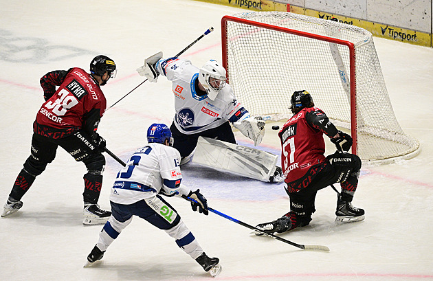 ONLINE: Sparta vládne na Kladně, Kometa ztrácí vedení. Litvínov otáčí s Třincem