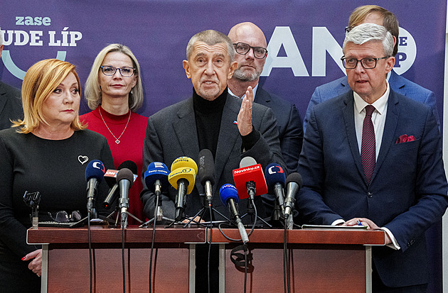 Rozpočet se nedá opravit, řekl Babiš. Stínové divadlo hnutí ANO, opáčil Fiala