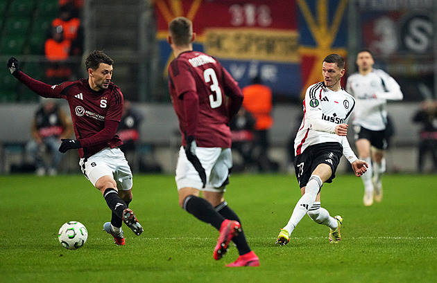 ONLINE: Legia - Sparta 0:1, domácí byli aktivnější, v závěru půle ale jásá Preciado