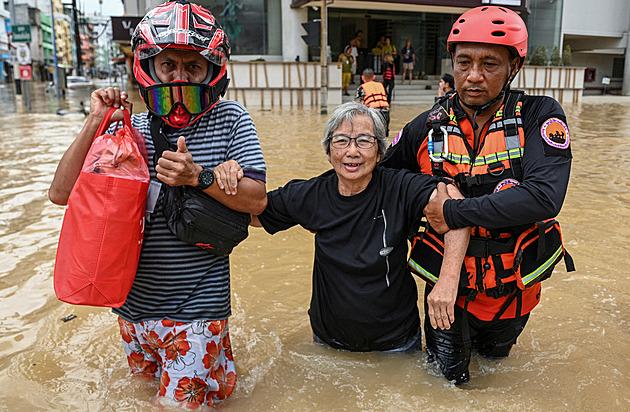 Monzunová apokalypsa v jihovýchodní Asii, záplavy a sesuvy mají stovky mrtvých