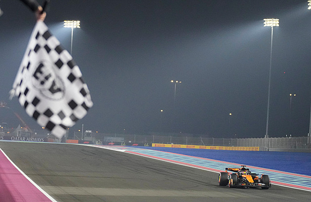ONLINE: Rozhodne se v Kataru o titulu formule 1? Norris potřebuje vyhrát