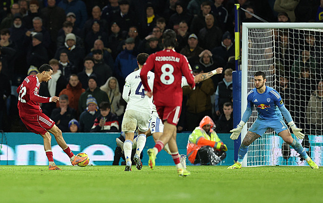ONLINE: Liverpool opět vede, Arsenal srazil gól v závěru. City se lídrovi přiblížilo