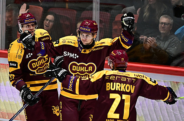 Náskok Slavie se tenčí, Jihlava uspěla poosmé v řadě a ztrácí jen dva body