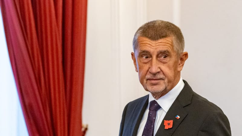 ON-LINE: Babiš už je premiérem. Udělám maximum, slíbil na Hradě