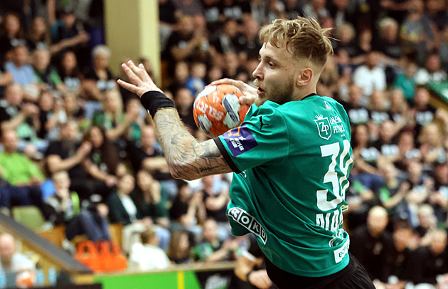 Karvinští házenkáři vyhráli v Brně díky gólu čtyři sekundy před koncem