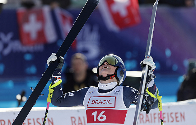 Ledecká měla k legendě daleko. Vonnová okouzlila Svatý Mořic, vyhrála první sjezd