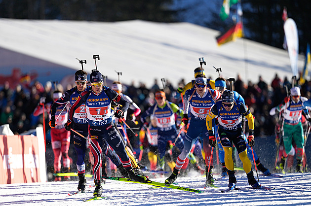 Biatlon ONLINE: Štafeta mužů v Hochfilzenu. Krčmář na ležce bezchybný