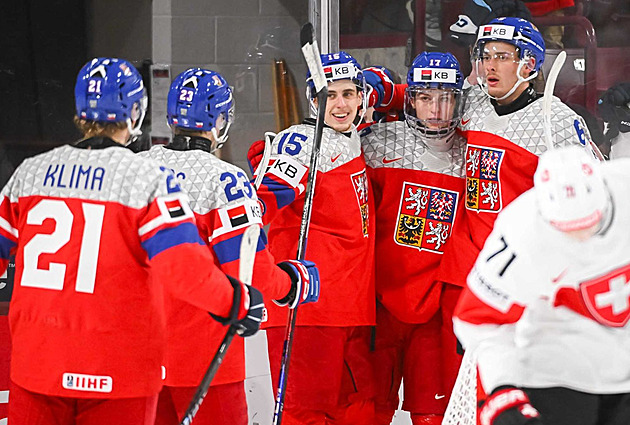 Česko - Švýcarsko 6:2. Nervózní začátek, pak kanonáda. Junioři jsou v semifinále MS