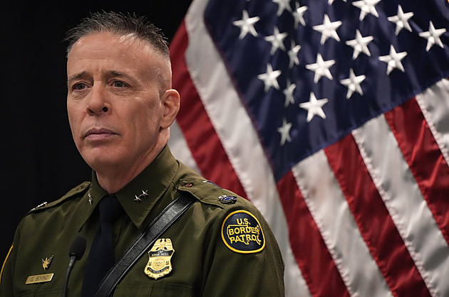 Šéf amerických pohraničníků Bovino byl odvolán z funkce a odvelen do Kalifornie