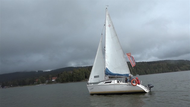 Jachtaři pod Pálavou přišli o polovinu zázemí, obec dala pozemky klubu z Čech