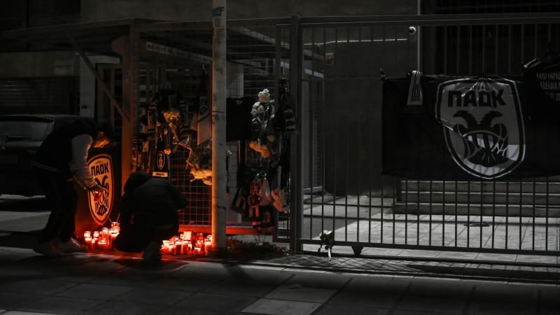 Sedm fanoušků PAOK Soluň zemřelo cestou na Evropskou ligu. Mikrobus se srazil s kamionem