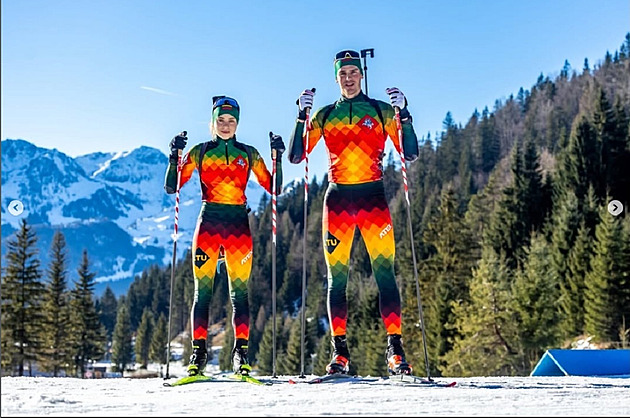 Litevští biatlonisté ukázali olympijské kombinézy. Vyráběla je česká firma