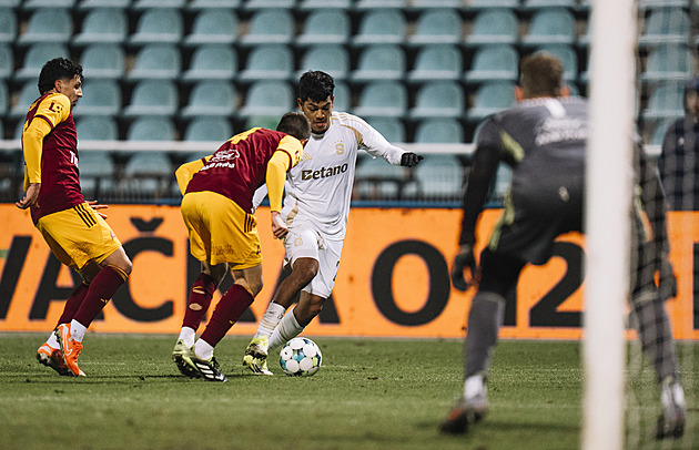 Které z posil dopsat pro poháry? Smůlu bude mít jeden sparťan. Co Plzeň a Sigma?