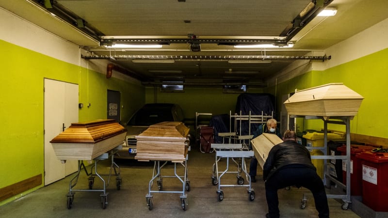 Zneuctil téměř 200 hnijících lidských těl. Muže z Colorada čeká 40 let vězení