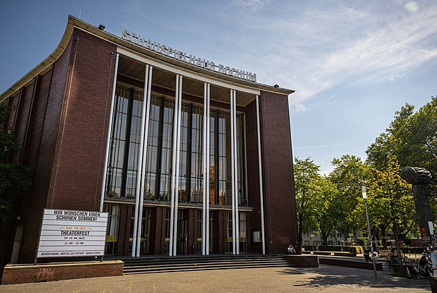 „Přestaňte!“ Německý herec hrál fašistu, diváci vtrhli na jeviště a zaútočili na něj