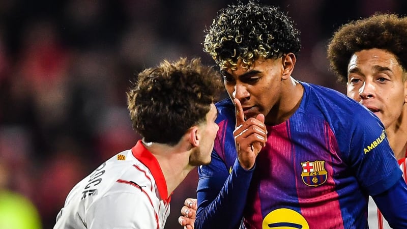 Deset minut zpoždění? Yamal, Torres a spol. platí v Barceloně obří pokuty, Flick řekl důvod