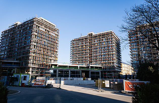 Dynamika trhu s byty zpomaluje. Největší nárůsty cen jsou pryč, říká banka