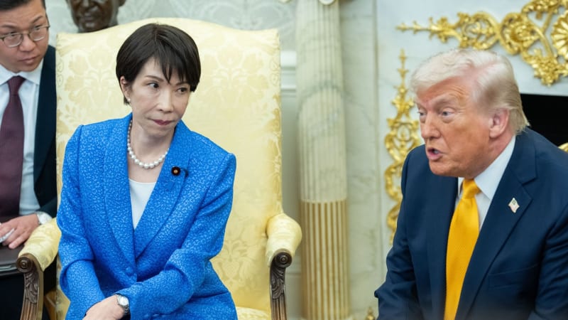 Šokující moment v Bílém domě: Trump před japonskou premiérkou vtipkoval o Pearl Harboru