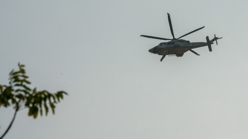 Vojenský vrtulník se v Kataru zřítil do moře. Zemřelo sedm lidí, včetně pěti vojáků