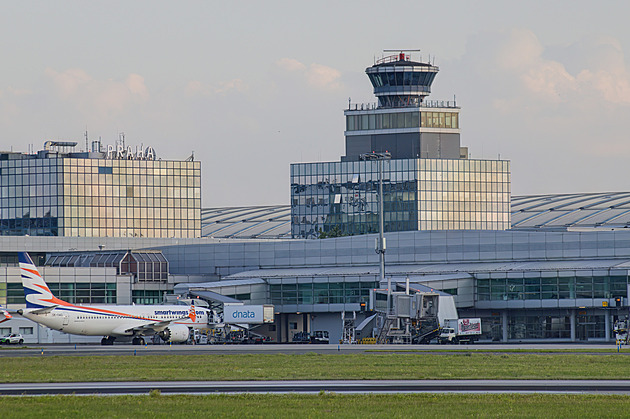Zájezdy a letenky mohou kvůli cenám ropy zdražit. Dotkne se to i těch zaplacených