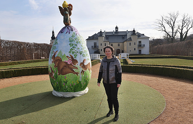 Zámek ve Štáblovicích láká na největší českou kraslici. Měří přes tři metry