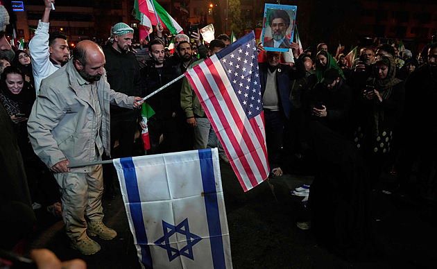 V Pákistánu očekávají zahájení debat o míru mezi Íránem a USA. Vance již dorazil