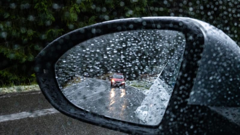 Podvodníci znovu útočí, používají starý trik. Turisté na cestě k moři mohou přijít o tisíce