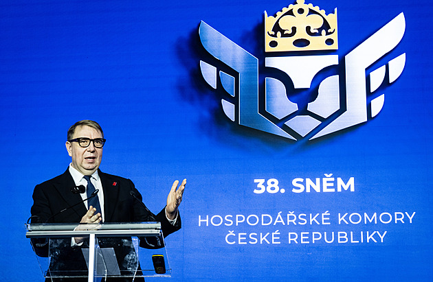 Juchelka řekl, kolik míst v Česku zruší AI. Čtyřdenní pracovní týden nechce