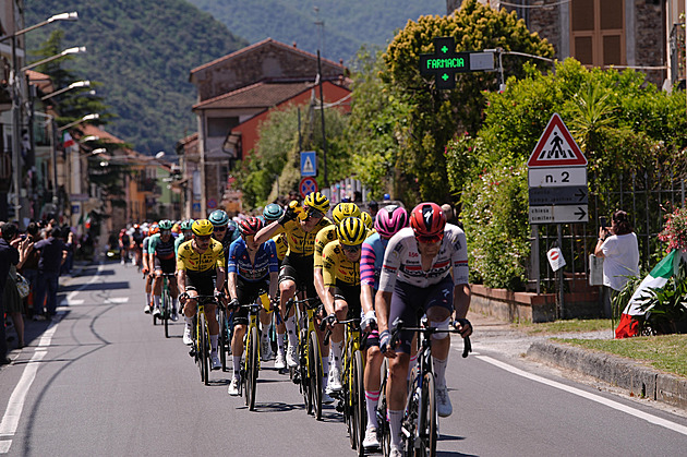 Giro ONLINE: Movistar protřídil peloton, sprinteři se snaží smazat ztrátu