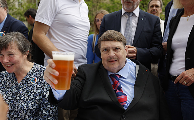 Na brněnském náměstí se hodovalo, tancovalo, ale i uráželo