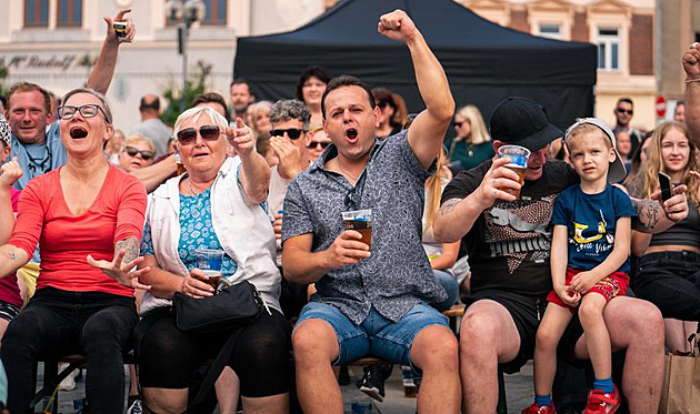 Prostějov promítne hokej na zámku, v Přerově bude fandit i předloňský šampion