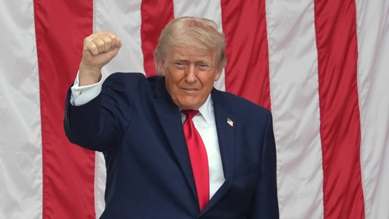 Blokáda Hormuzského průlivu končí, napsal Trump. Záleží však i na Teheránu