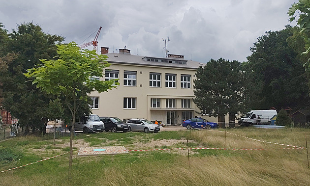 Návrat školáků do Malšovy Lhoty je nejistý, vedení Hradce se sejde s rodiči