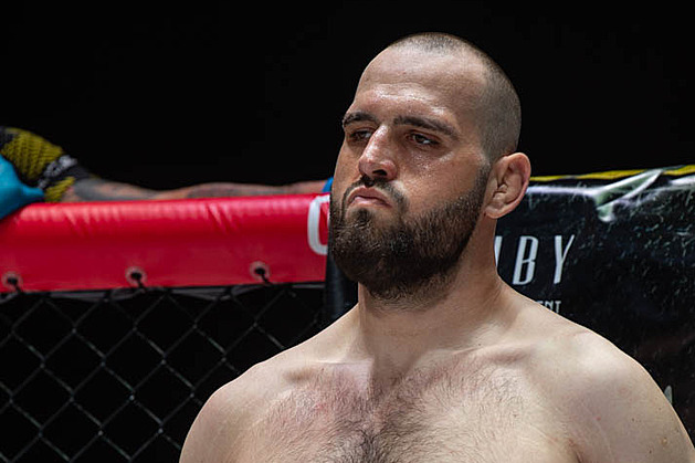 Buday z UFC opět na kolenou. Na Oktagonu v Bratislavě padl i Paradeiser