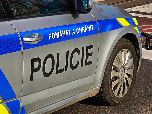 Za výbuch domu v Toužimi může výroba domácí pyrotechniky, policie látku zajistila
