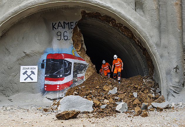 Tramvaje v další části Brna pojedou stovky metrů pod zemí, dělníci prorazili tunel